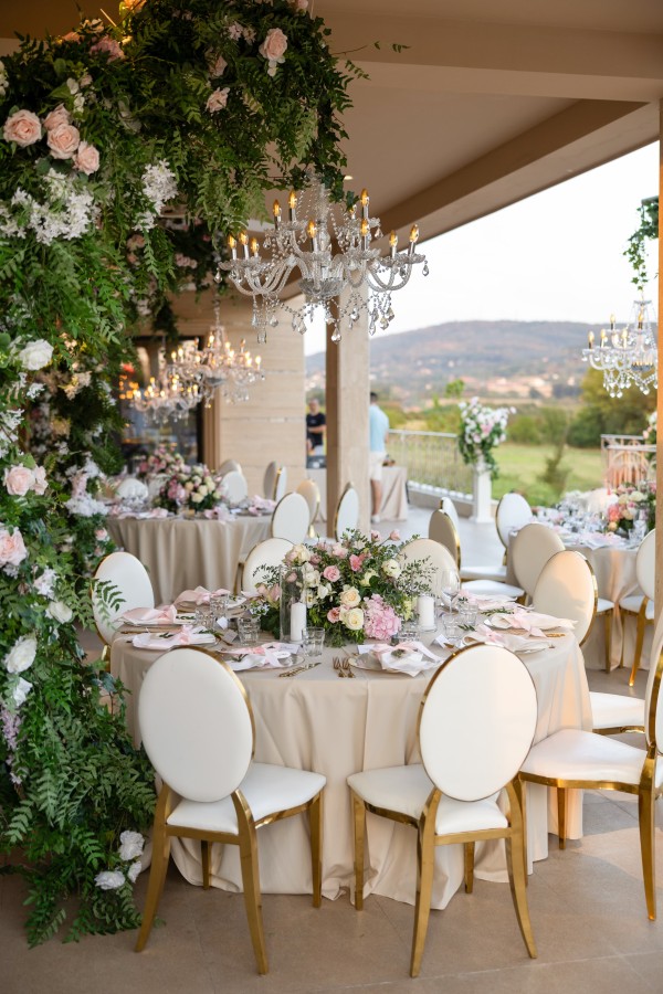 Hotel Hyde Hill / Bikini and Champagne